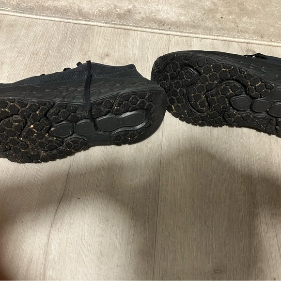 new balance fresh foam non slip shoes. size 8.5 women. - Picture 3 of 5